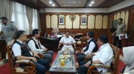 Mendukung Sensus Ekonomi 2026, Wakil Gubernur Aceh, H. Fadhlullah SE, menerima silaturahmi dan audiensi Kepala BPS Aceh, Agus Andria, SS.T, M.Si, beserta jajaran, di Ruang Rapat Wakil Gubernur Aceh, Banda Aceh, Selasa, (18/8/2026).