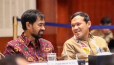 Gubernur Aceh Muzakkir Manaf dan Wagub Fadhlullah