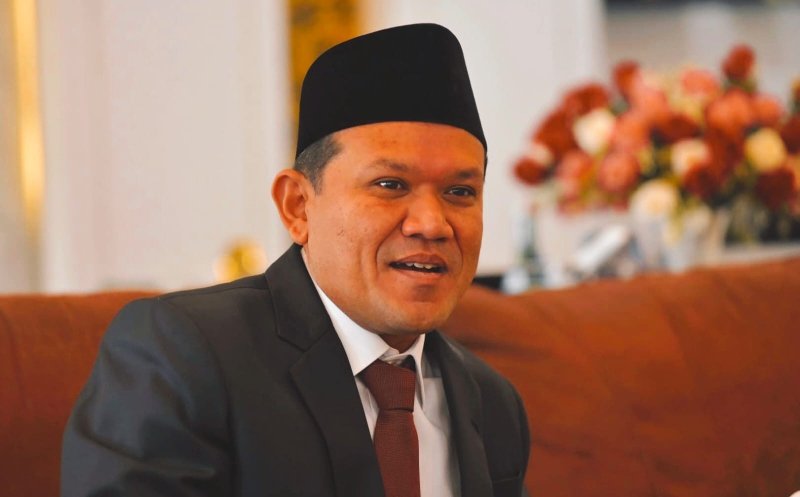 Wakil Gubernur Aceh, H. Fadhlullah, S.E. (Dek Fadh), menyampaikan bahwa Pemerintah Aceh terus berupaya hadir di tengah masyarakat yang sedang menghadapi musibah seperti kebakaran di Kabupaten Aceh Tenggara.