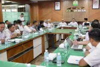 Didampingi Para Asisten dan Sekda Wagub Aceh Fadlullah (Dek Fadh), memimpin rapat pembahasan perubahan UUPA di Ruang Rapat Sekda Aceh Rapat tersebut  diikuti para Kepala SKPA terkait, Rabu (23/9/2026).