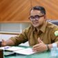 Plt. Sekretaris Daerah (Sekda) Aceh, Taufik, ST, M.Si., mengikuti entry meeting bersama Badan Pemeriksa Keuangan (BPK) RI terkait pelaksanaan pemeriksaan pendahuluan kinerja pada Pemerintah Aceh dan instansi terkait lainnya di wilayah Aceh, di Ruang Rapat Sekda Aceh, Senin (31/8/2026). Foto: Humas Aceh