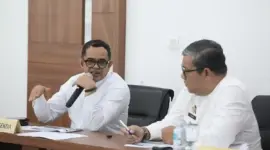 PIMPIN RAPAT : Plt. Sekda Aceh Taufik memimpin rapat persiapan percepat perubahan RKPA Tahun 2026 di Ruang Rapim P2K, Kantor Gubernur Aceh, Jumat (4/9/2026).
