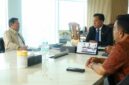 Wakil Gubernur Aceh Fadhlullah (Dek Fadh) menggelar pertemuan strategis dengan menteri koordinator bidang hukum, ham, imigrasi dan pemasyarakatan Yusril Ihza Mahendra dalam rangka memperkuat hubungan pusat dan daerah di kantor Kemenko KUMHAM Jakarta, Rabu (7/10/2026).